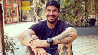 Άκης Πετρετζίκης: Έπιασε... κορυφή! Δείτε πώς υποδέχθηκε τον Αύγουστο