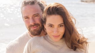 Η τρυφερή κίνηση του Γρηγόρη Μόργκαν στην Ευρυδίκη Βαλαβάνη πριν φύγει για τη δουλειά του