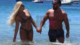 Ρεγγίνα Γκαϊνά : H καυτή παίκτρια του Power Of Love με τον νέο της σύντροφο στη Μύκονο