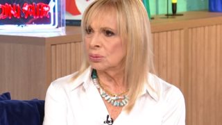 Άννα Φόνσου: Η κόρη μου είναι κούκλα - &quot;Τη μύτη, μήπως να την κάνουμε λίγο πιο έτσι;&quot; της λέω
