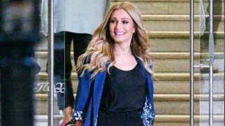 H Νατάσα Θεοδωρίδου στις πρώτες φωτογραφίες της στο &quot;Παλλάς&quot;