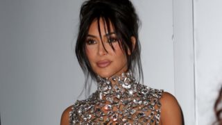 Hollywood Report | Η  Kim Kardashian σε μία εντυπωσιακή εμφάνιση &amp; η οικογένεια Reynolds χέρι - χέρι στη Νέα Υόρκη