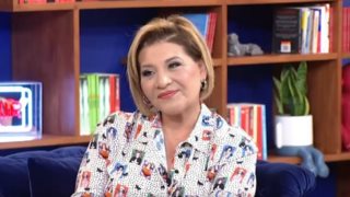 Γιώτα Νέγκα | Γιατί κράτησε το επίθετο του συζύγου της &amp; ποιο είναι το πραγματικό της;