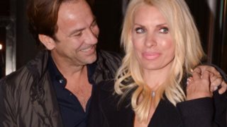 Ελένη Μενεγάκη
: Η δημόσια ερωτική εξομολόγηση στον Μάκη Παντζόπουλο