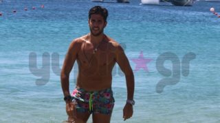 Βασίλης Σίμος: Και οι Survivors ψηφίζουν Μύκονο! Δείτε τον πρώην παίκτη μόνο με το μαγιό του