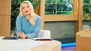 Ελένη Μενεγάκη
: Η κόρη της ζήτησε να κάνει «κοπάνα» από την εκπομπή!