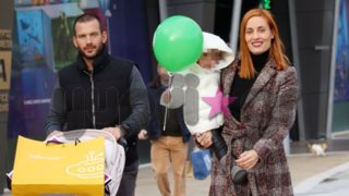 Ελεονώρα Μελέτη &amp; Θοδωρής Μαροσούλης: Βόλτα με την κόρη τους Αλεξάνδρα! Δείτε τα στιγμιότυπα