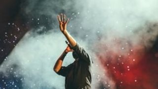 Ο νεαρός καταγγέλλων του γνωστού τραγουδιστή στις πρώτες δηλώσεις στο "Πρωινό"