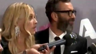 Ενοχλημένος ο Άγγελος Μπράτης με τις ερωτήσεις δημοσιογράφων: "Δεν με ενδιαφέρει η γνώμη των άλλων, μην το ξανακάνεις αυτό"