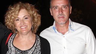 Υρώ Μανέ 
: Ποζάρει με την εντυπωσιακή 21χρονη κόρη της, Φαίδρα