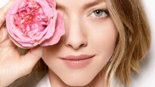 Amanda Seyfried 
: Είναι η νέα Global Ambassador της Lancome
