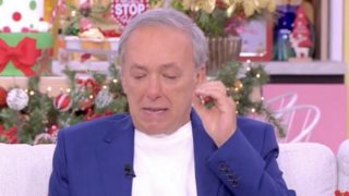 Συγκινημένος ο Ανδρέας Μικρούτσικος: Τους "κουβαλάω" όλους - Και τον Θάνο, και τη μάνα μου και τον πατέρα μου