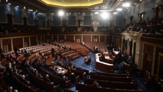 Χάος στην Ουάσινγκτον! Οπαδοί του Τραμπ εισέβαλαν στο Καπιτώλιο