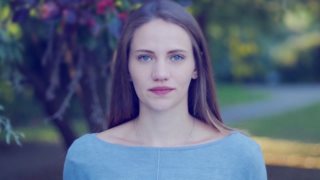 Μαύρο Ρόδο | Η Φωτεινή Παπαθεοδώρου είναι ερωτευμένη! Αυτός είναι ο σκηνοθέτης σύντροφός της