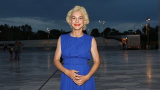 Η Γιούλικα Σκαφιδά στο κομμωτήριο | Το κούρεμα που της χάρισε όγκο