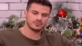 Άκης Πετρετζίκης: Οι ενοχλητικές ερωτήσεις, ο Αλέρτας και ο Ουγγαρέζος