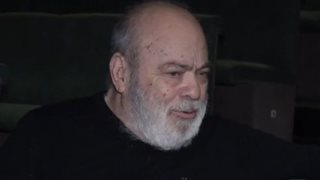 Χρήστος Βαλαβανίδης: &quot;Έβγαλε το μόριο του και το ακούμπησε στα χέρια της συμπρωταγωνίστριάς του&quot;