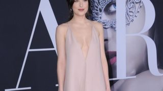 Dakota Johnson: Η πρώτη επίσημη συνεργασία της με τον οίκο Gucci
