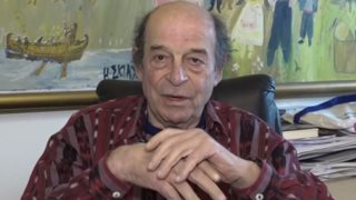 Ο Μανούσος Μανουσάκης για την Ειρήνη Παπά: &quot;Η συγγένεια ήταν επιβεβλημένη, η φιλία μας επιλογή&quot;