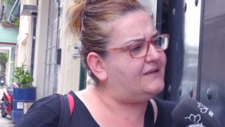 Σοφία Βογιατζάκη: H επίθεση στους δημοσιογράφους &amp; τo ξέσπασμα on camera: «Σταματήστε, έλεος!»