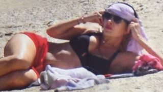 Ελένη Μενεγάκη
 
: Τι μάρκα είναι &amp; πόσο κοστίζει το αγαπημένο της σορτσάκι;