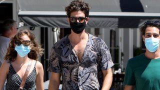 Βόλτες στη Σύρο για τον Δημήτρη Γκοτσόπουλο και τον Νίκο Λεκάκη