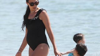 Ολυμπία Χοψονίδου: Η εμφάνιση με μαγιό κατά τη διάρκεια της 5ης εγκυμοσύνης: Φωτογραφίες