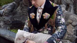 Harry Styles: Πρωταγωνιστεί στη νέα καμπάνια του Gucci
