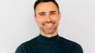 Ο Γιώργος Καπουτζίδης με νέα κωμική σειρά!