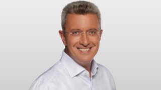 Ποιον δημοφιλή τραγουδιστή υποδέχεται αυτή την εβδομάδα ο Νίκος Χατζηνικολάου;