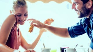 Ρίξ΄Τη Με Τη Μία: Δέκα κομπλιμέντα στα οποία καμιά γυναίκα δεν μπορεί να αντισταθεί