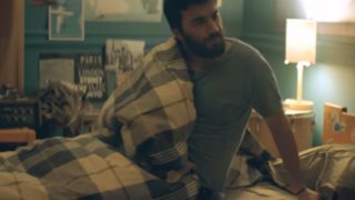 Video Of The Day
: Το σποτ που συγκίνησε τα social media και έγινε viral!