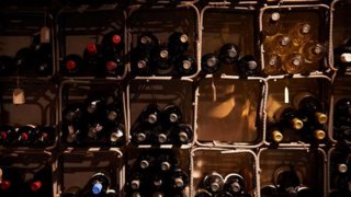 Πού θα πιούμε δέκα σπάνιες ποικιλίες κρασιού στην Αθήνα;