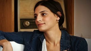 Χριστίνα Χειλά Φαμέλη: Η Θεοδοσία από τις «Άγριες Μέλισσες» μιλάει για την  απώλεια της μητέρας της &amp; τις οικονομικές δυσκολίες που αντιμετώπισε