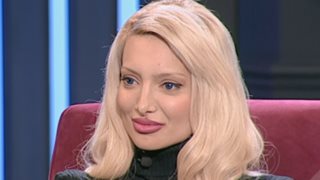 Ελένη Κωνσταντινίδου: Η θυελλώδης σχέση με τον «βασιλιά» των Τσιγγάνων, τα Καλλιστεία &amp; η εξάρτηση για τις πλαστικές