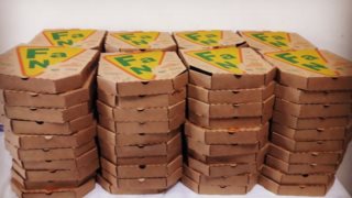 Η PIZZA FAN ΣΤΗΡΙΖΕΙ ΓΙΑΤΡΟΥΣ ΚΑΙ ΝΟΣΗΛΕΥΤΕΣ: Δωρεάν γεύματα στο χώρο εργασίας τους!