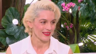 Η Γιούλικα Σκαφιδά ανακοίνωσε στην Ελένη Μενεγάκη το φύλο του μωρού της