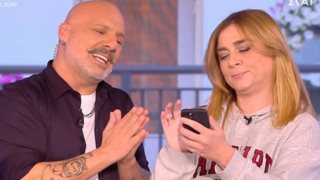 Καλό Μεσημεράκι | Νίκος Μουτσινάς &amp; Έλενα Πολυκάρπου λύνουν τις διαφορές τους για το &quot;ζευγάρι της Θεσσαλονίκης&quot;