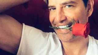 Σάκης Ρουβάς: Το sexy video που έγινε viral: Δείτε τον στην πιο σέξι εκδοχή του!