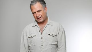 Ο Πασχάλης Τσαρούχας επιστρέφει στην τηλεόραση!