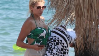 Κωνσταντίνα Σπυροπούλου: Χαλαρές στιγμές στην παραλία: Φωτογραφίες