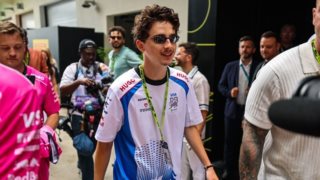 Μυστήριο με το νέο look του Timothée Chalamet | Γιατί απορούν οι fans μετά την τελευταία του εμφάνιση;