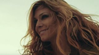 Έλλη Κοκκίνου: Δείτε το νέο της video clip για το τραγούδι «Μακάρι»