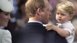 Πρίγκιπας George

: Γιατί δεν επιτρέπεται να έχει κάποιον φίλο στο σχολείο;