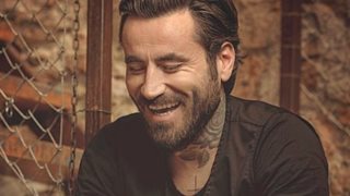 Γιώργος Μαυρίδης: Αυτό είναι το τηλεοπτικό του βήμα μετά το Nomads!