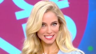 Η Δούκισσα Νομικού φόρεσε το αγαπημένο τζιν των Γαλλίδων