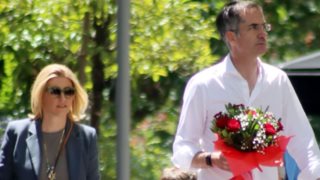 Κώστας Μπακογιάννης &amp; Σία Κοσιώνη σε χαλαρές στιγμές μαζί με τα παιδιά τους