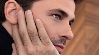 Αποστόλης Τότσικας : Το γλυκό video με την κορούλα του