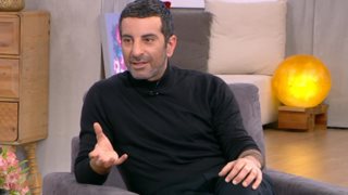 Στέλιος Κουδουνάρης
: Η τηλεοπτική συνάντηση με τη Φαίη Σκορδά &amp; οι αποκαλύψεις για τη ζωή του