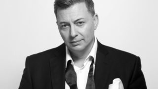 &quot;Καινούργια Πρεμιέρα&quot;: Το νέο τραγούδι του Νίκου Μακρόπουλου